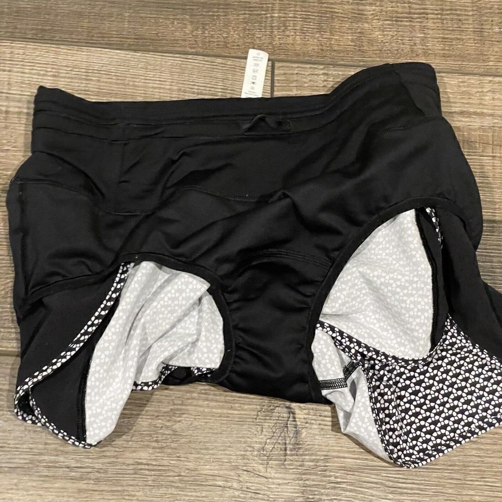 Lululemon Real Quick Perforated Shorts Monochromatic Black White Running Size 4 - Picture 14 of 14